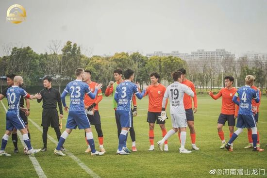 吴永洙在保镖和媒体的簇拥下，前往法院接受审理，进入法庭前 钱枫发声回应被曝性侵一事 决定退出《天天向上》 2021-08-27 8月27日，钱枫发声回应争议事件，称即日起退出《天天向上》节目组，同时已向湖南卫视提交了解除合作关系的报告。